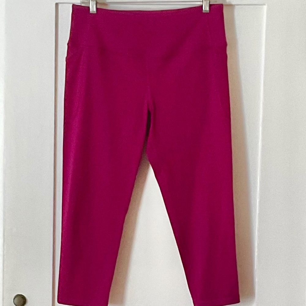 VICTORIA SPORT CAPRI Active Yoga High Ankle/ Capri Magenta Large Pre owned